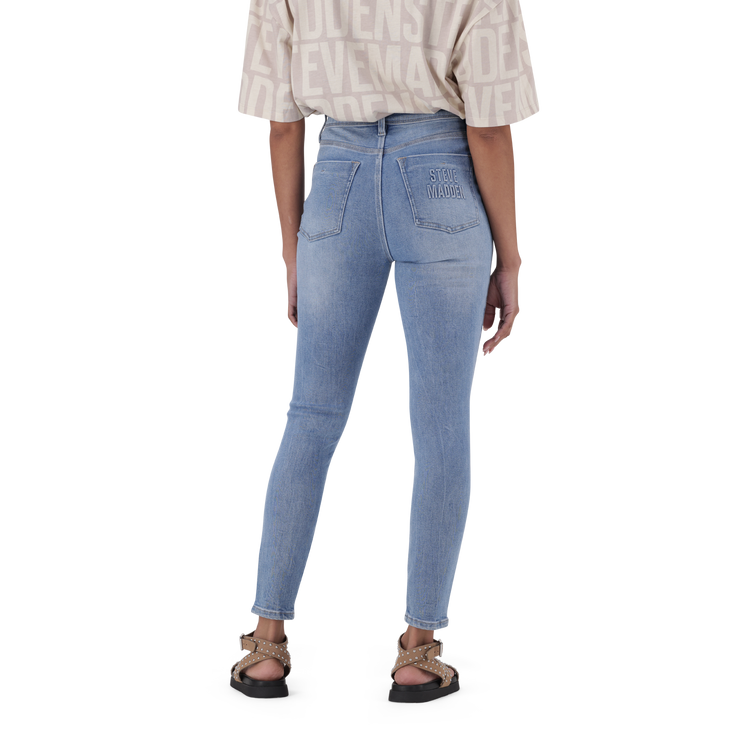 ZOE CONTOUR CURVY MID WASH SKINNY